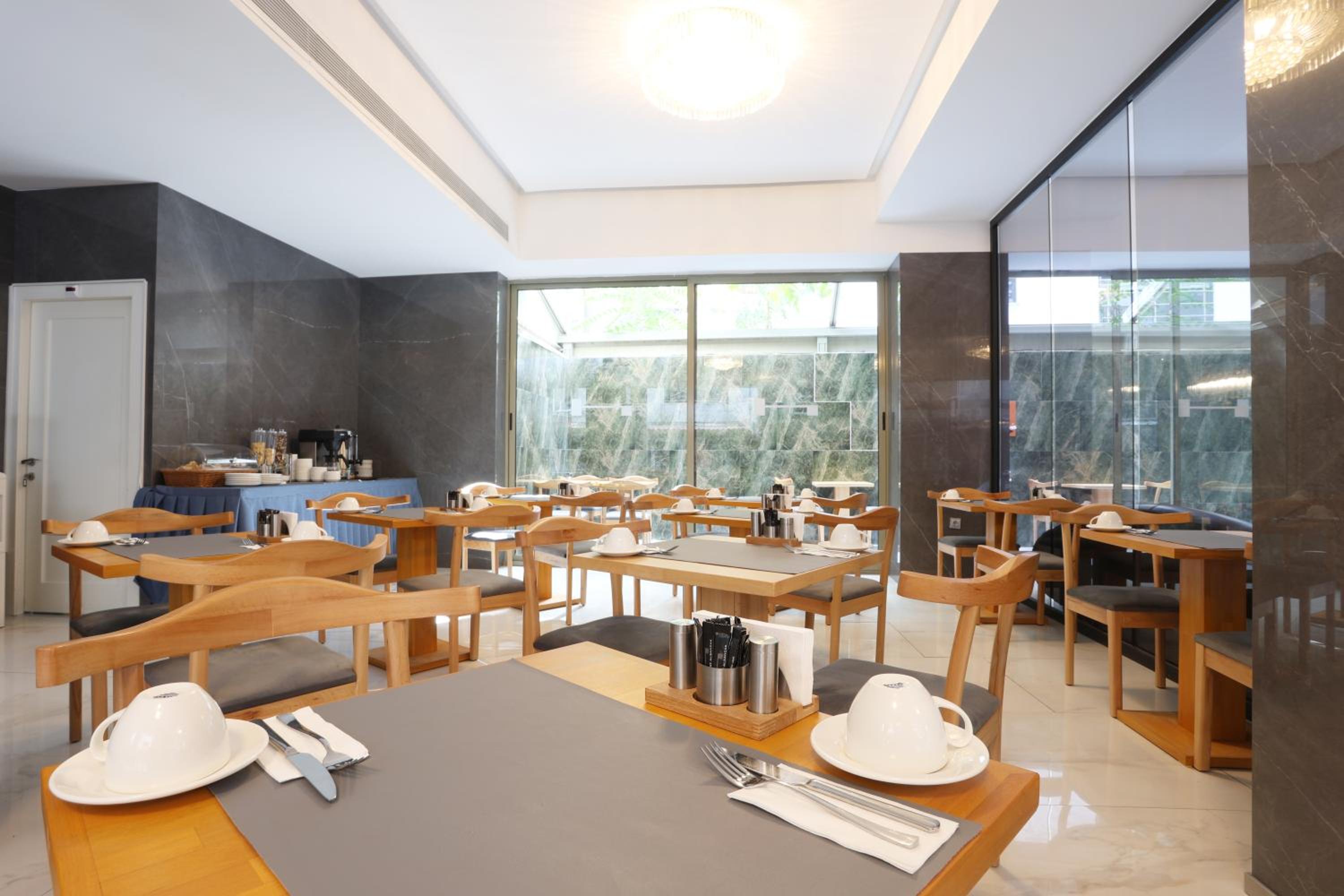 Riva Oteli Alsancak - Image 39