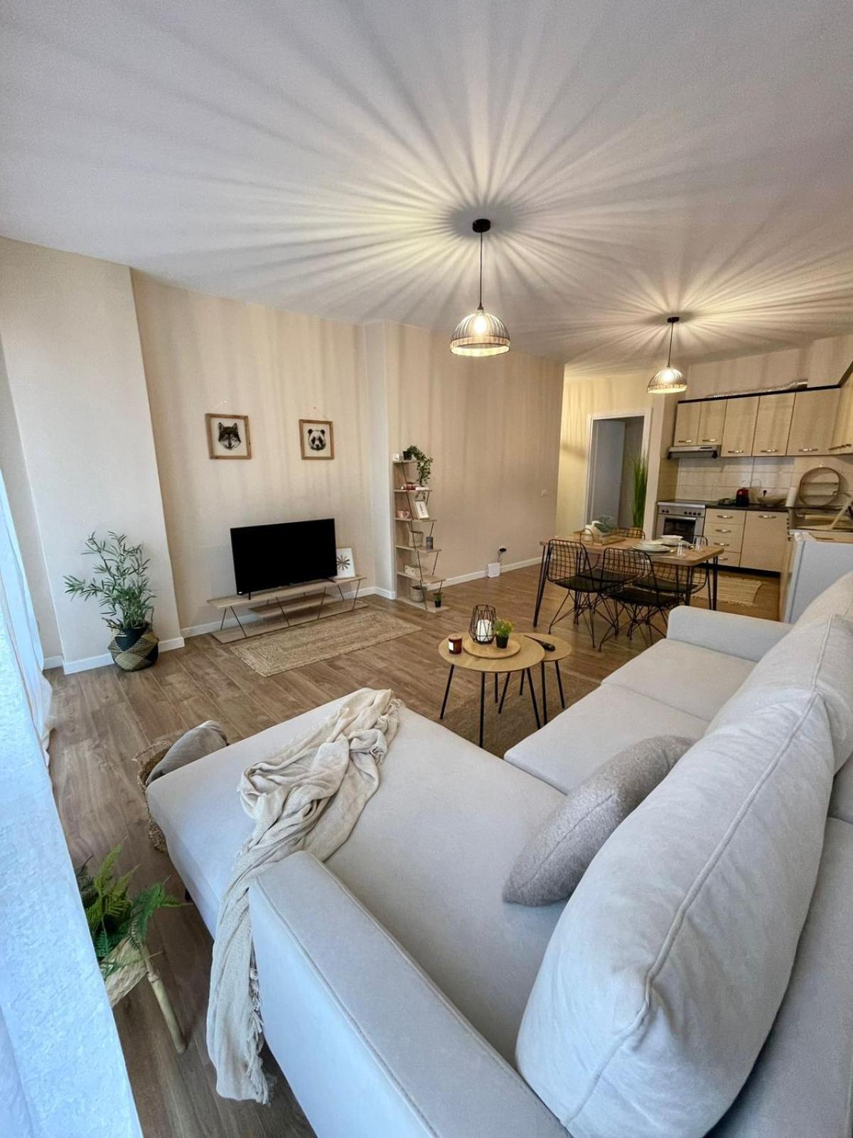 MH apartment, free parking, flexible check in