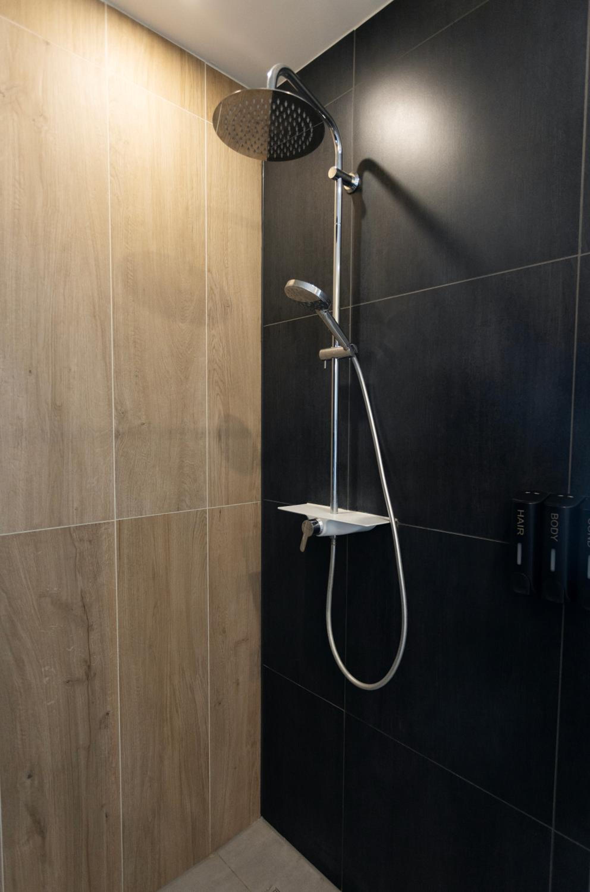 Huge apartment with Sauna and free parking