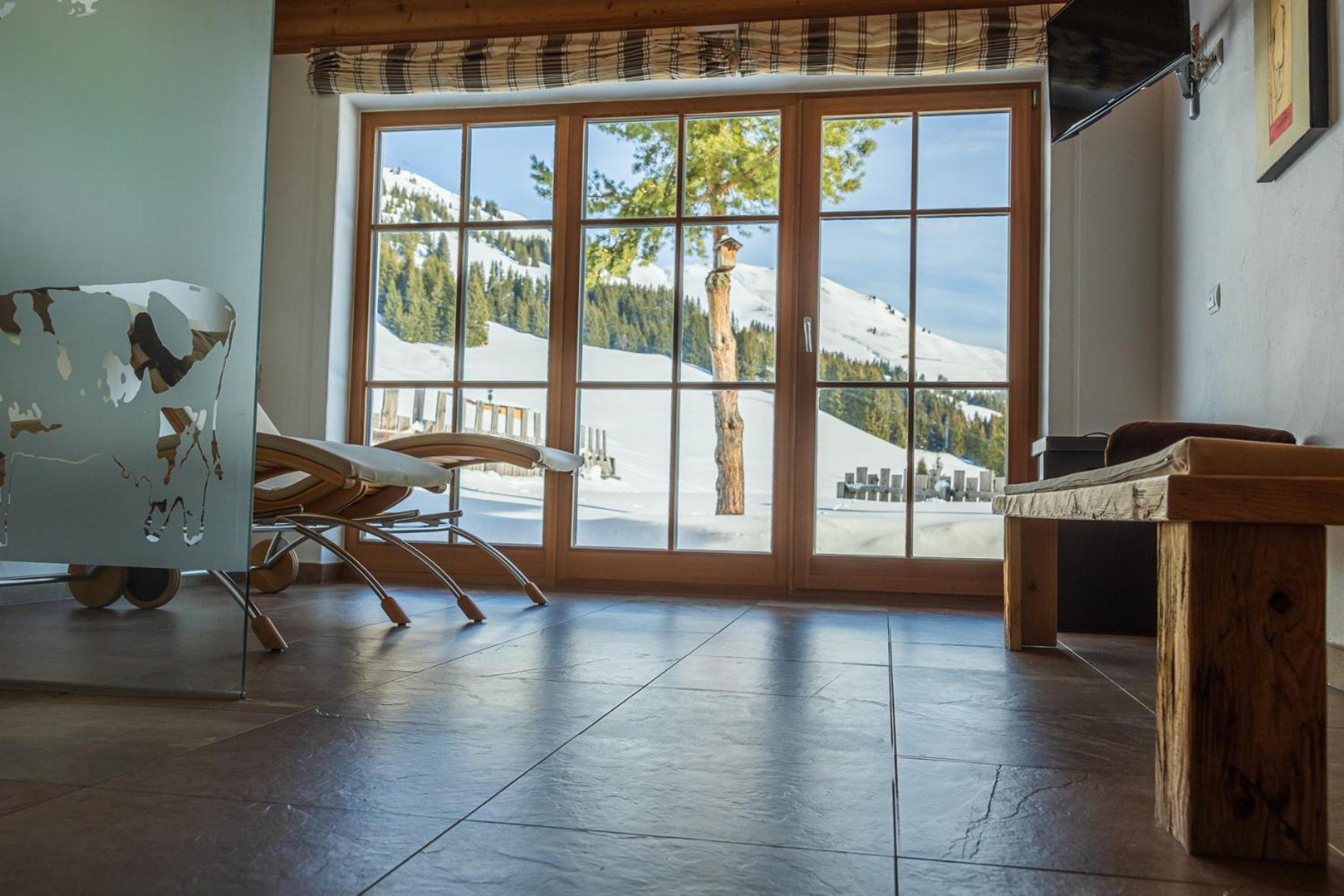 Wallegg Lodge - Alpine Premium Chalet - Ski In-Ski Out - Real Alpine Location Saalbach