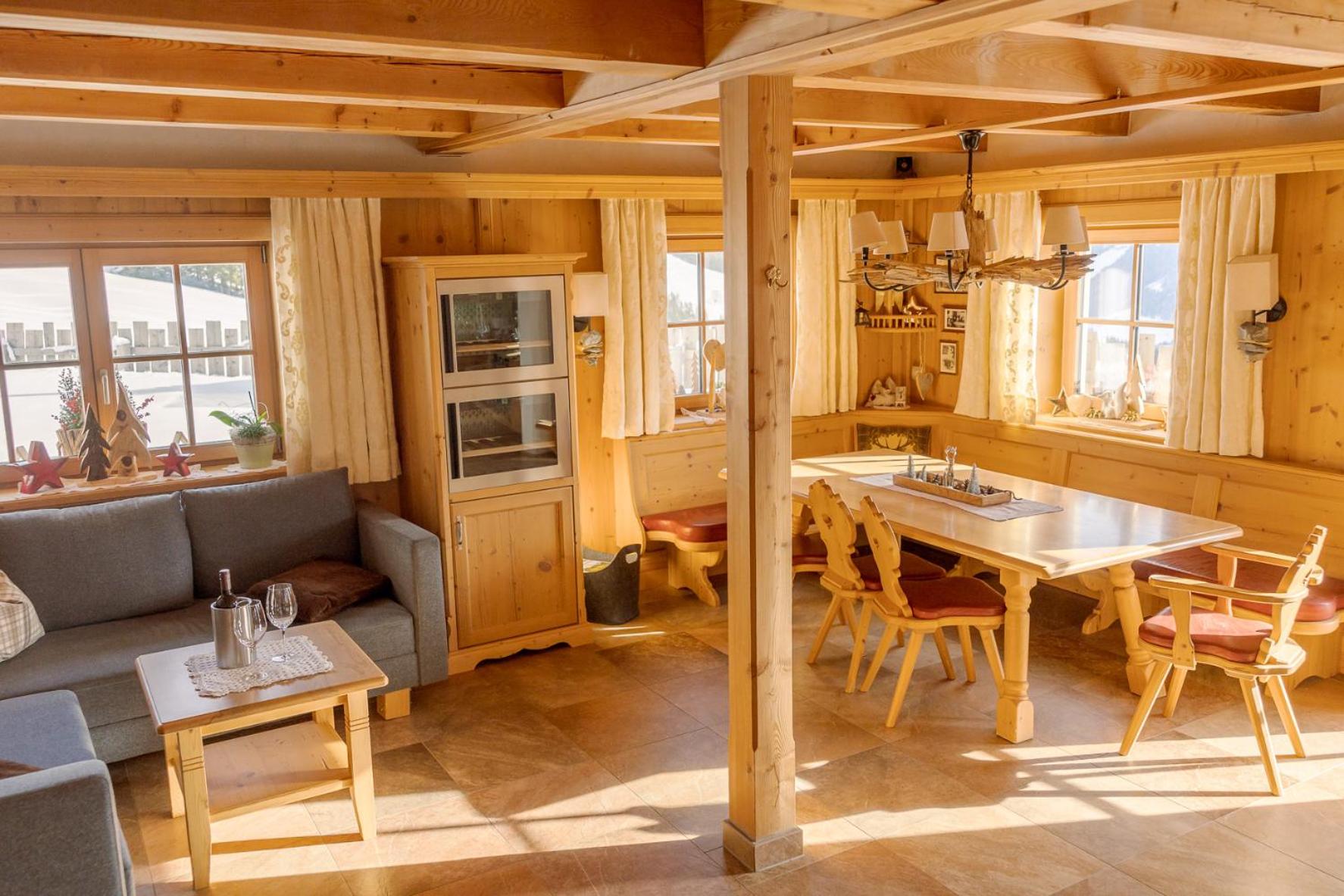 Wallegg Lodge - Alpine Premium Chalet - Ski In-Ski Out - Real Alpine Location Saalbach