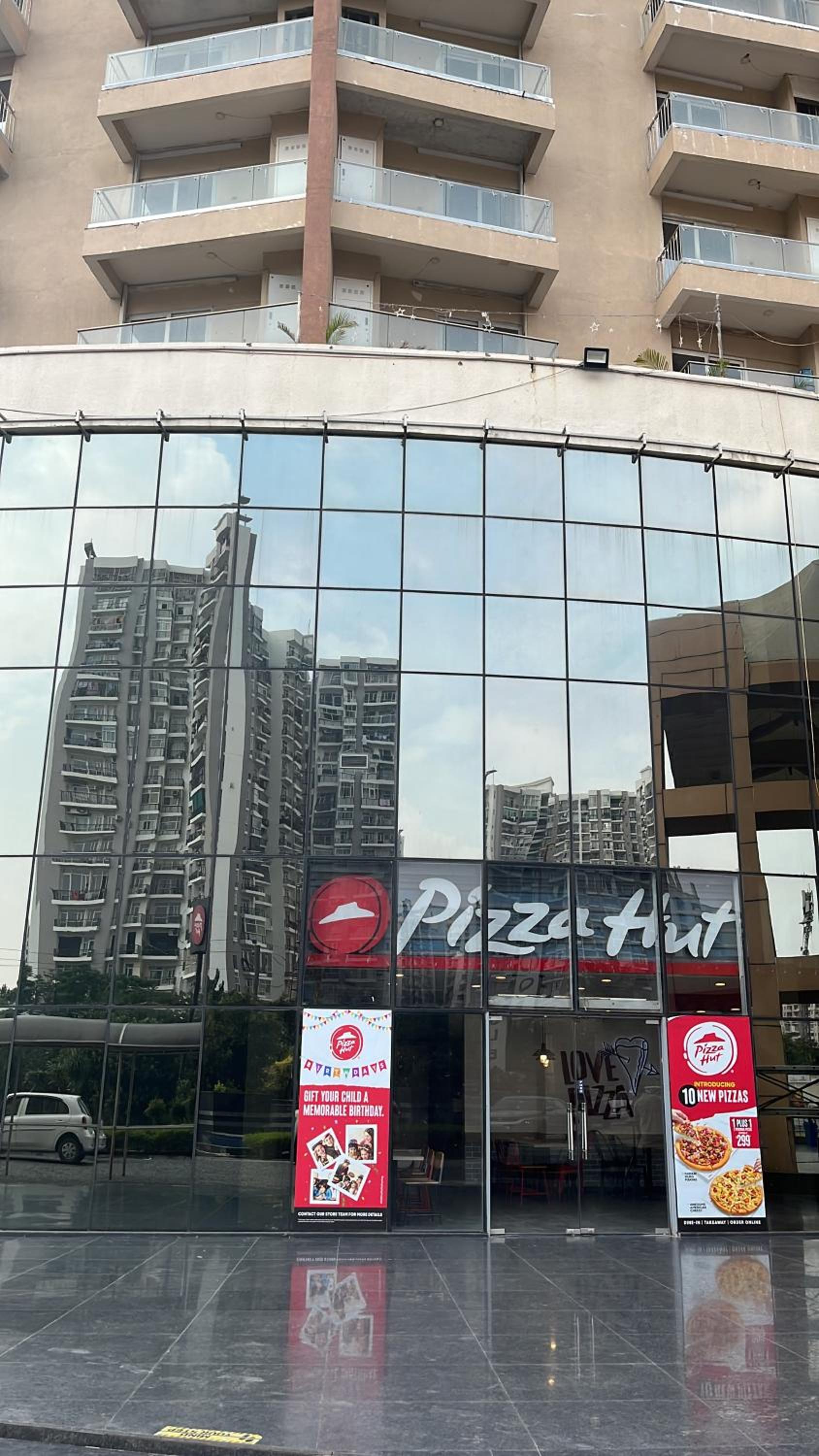Noida bliss! #wifi #parking #private view 3