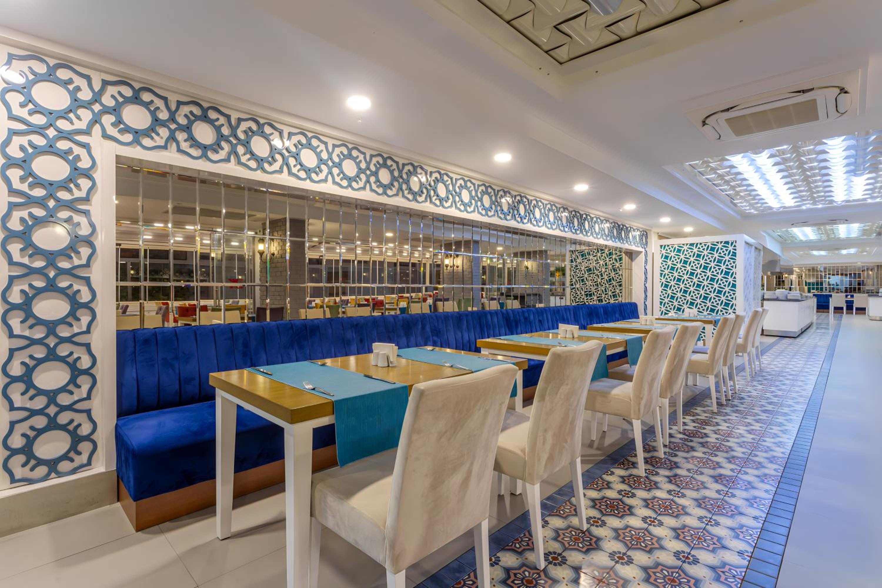 Best Western Plus Khan Hotel - Image 76