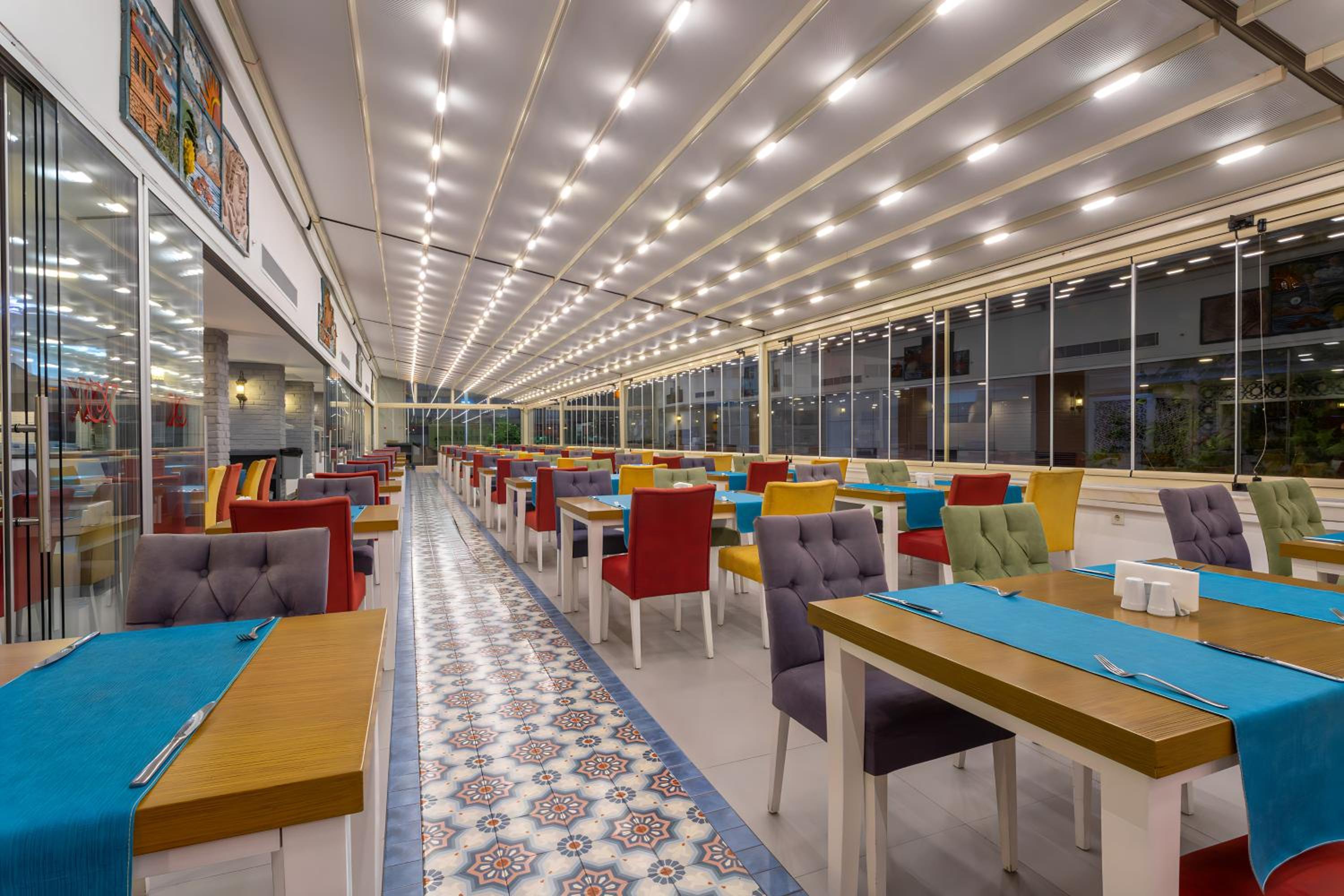 Best Western Plus Khan Hotel - Image 67