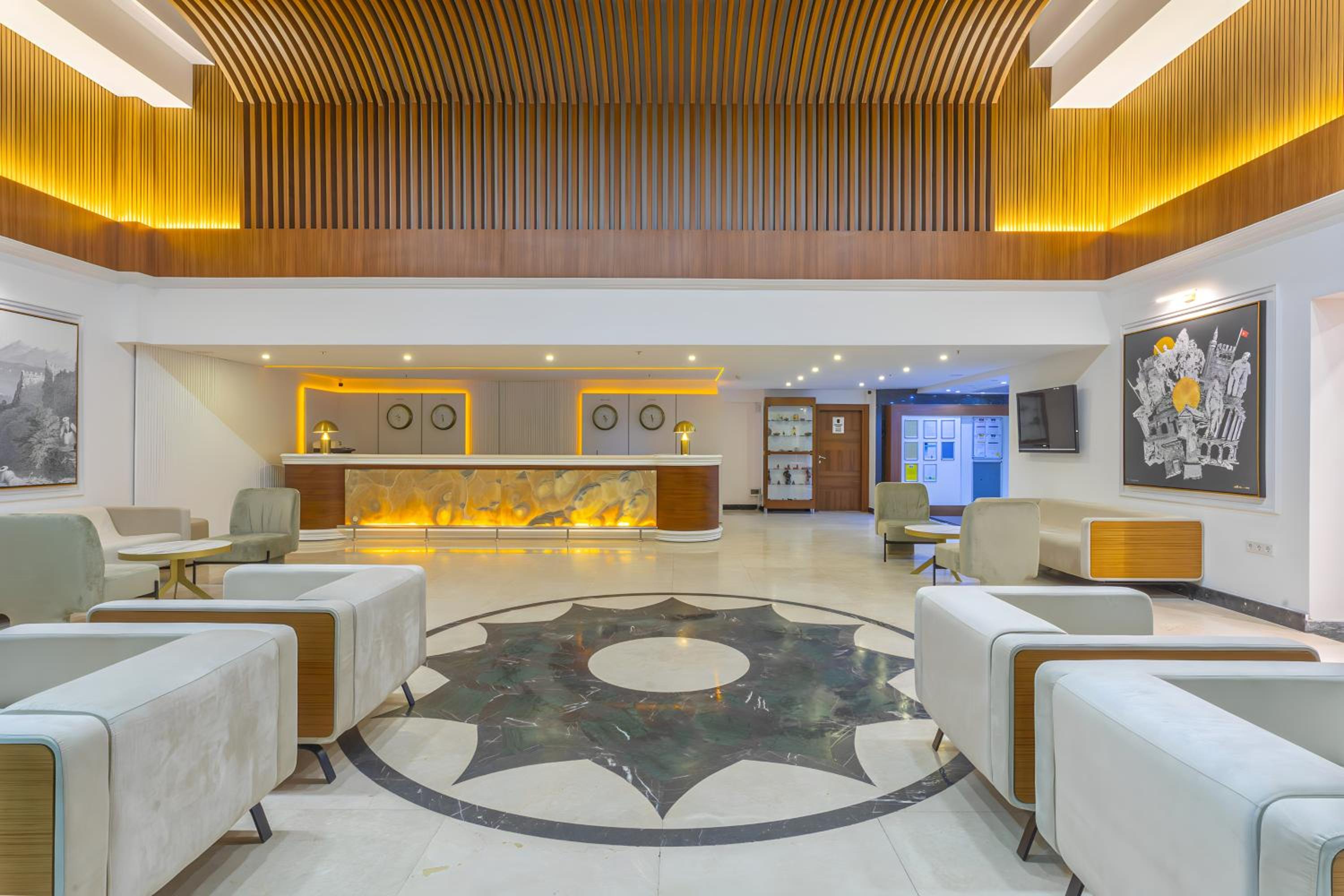 Best Western Plus Khan Hotel - Image 28