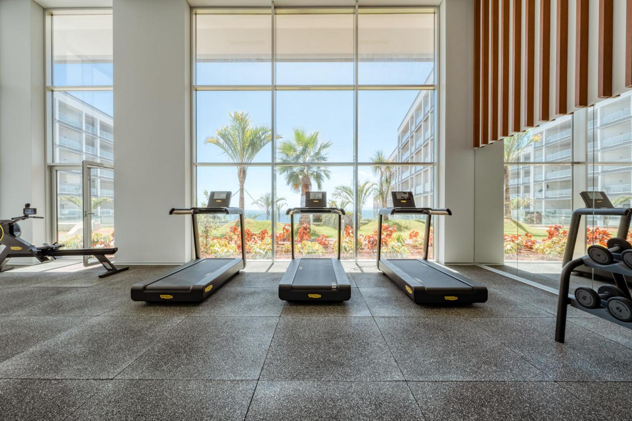Suite BK - 3 Pools - Gym - AC - Huge Balcony view 4