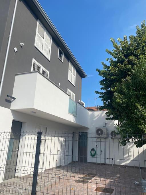 Villa Popilia Sea & Business Red view 3
