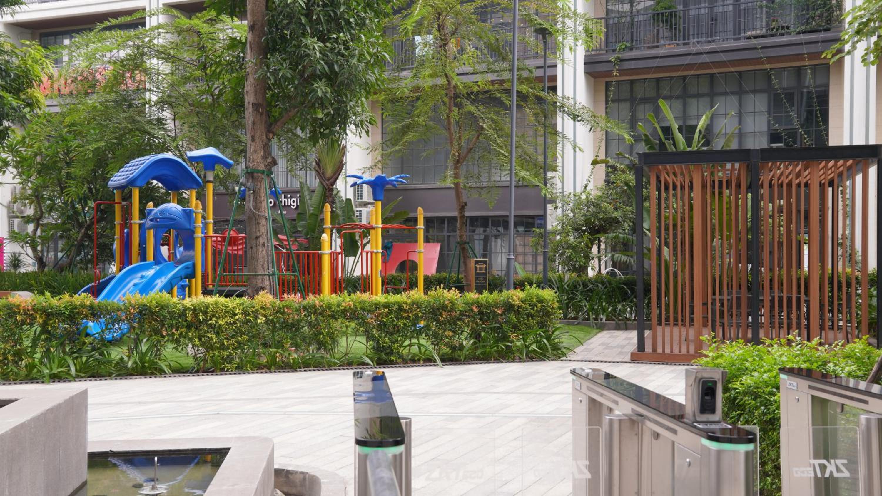 The Matrix One Private 2Brs Apt near Le Quang Dao