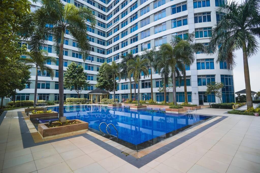 400mpbs, Free pool access! Eastwood LeGrand 3 - Mowai Suites view 5