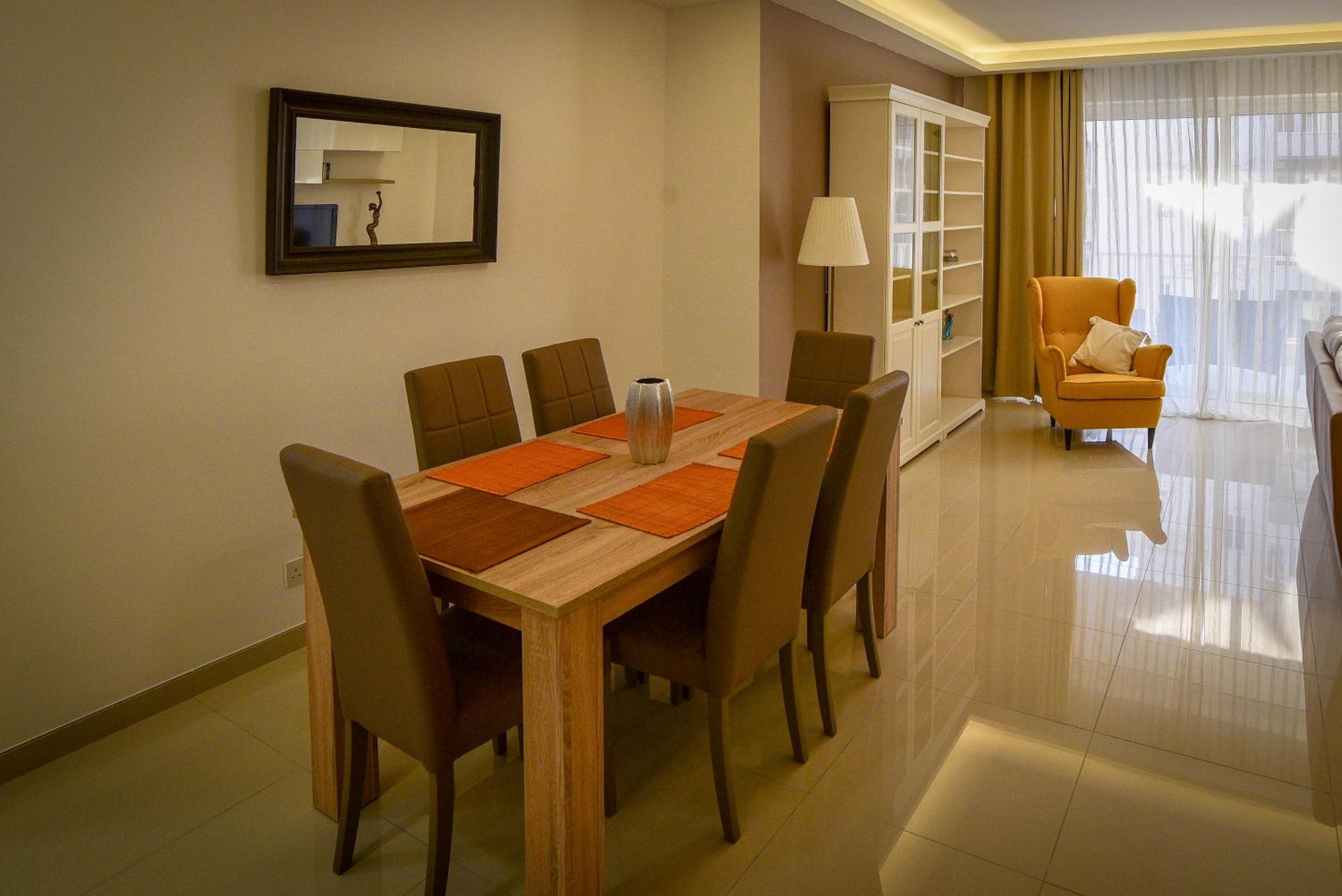 Seacrest - Large 3 bedroom Apartment photo 2