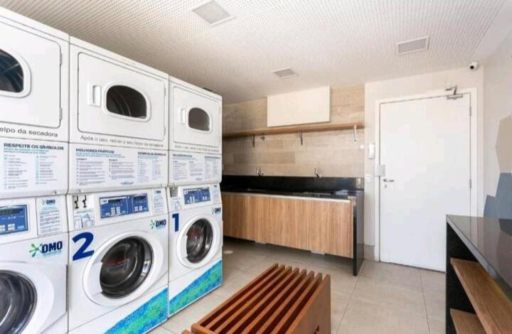 Studio Contemporâneo no centro de São Paulo, ao lado do metrô e 25 de março com piscina