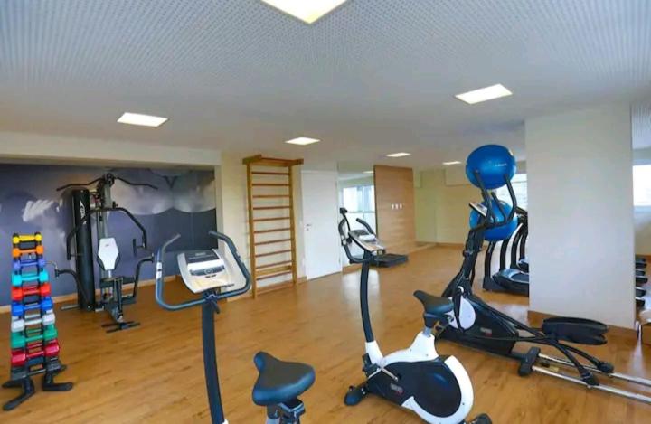 Studio Contemporâneo no centro de São Paulo, ao lado do metrô e 25 de março com piscina