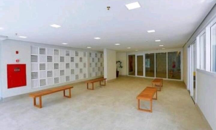 Studio Contemporâneo no centro de São Paulo, ao lado do metrô e 25 de março com piscina