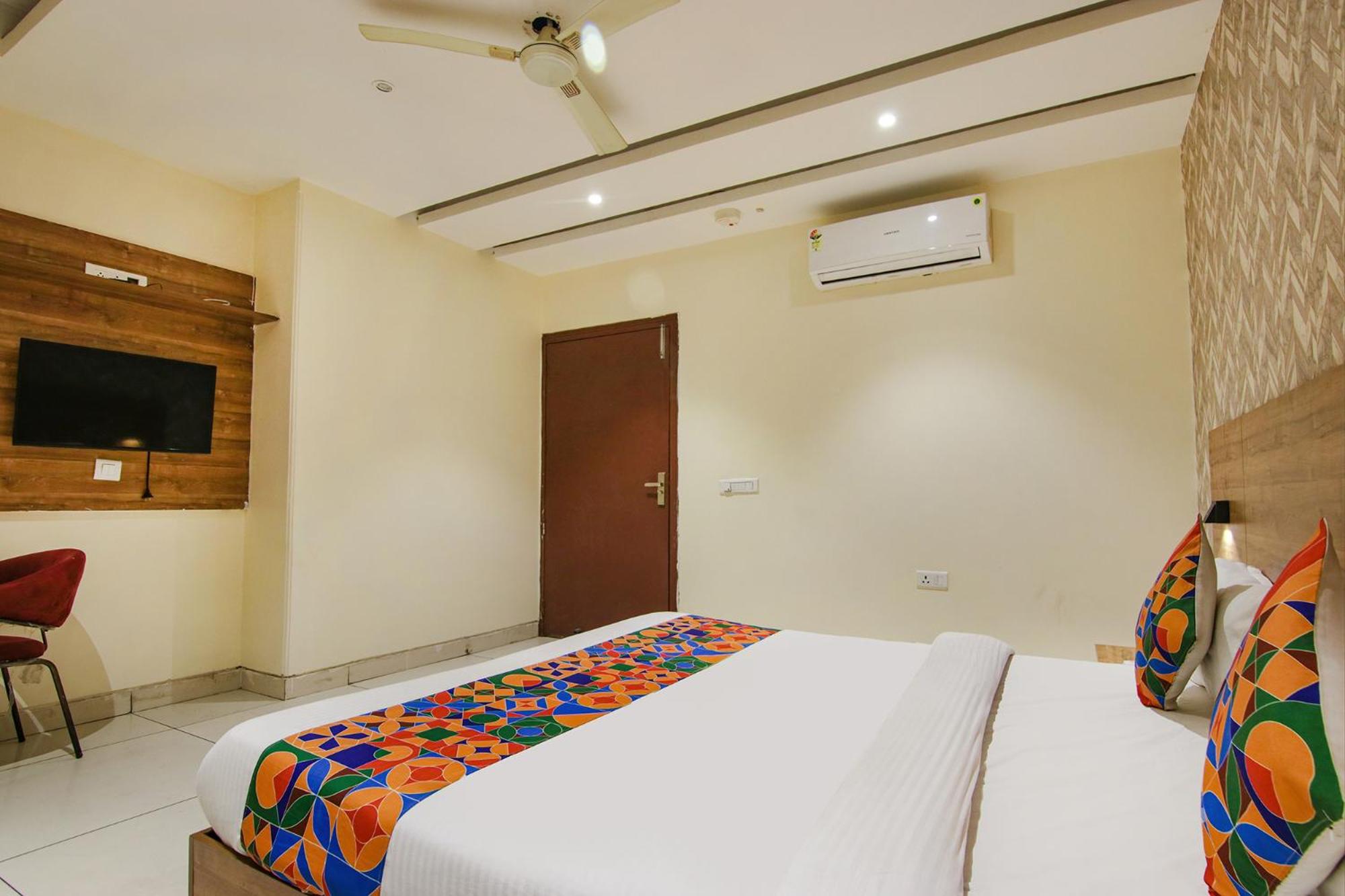 FabHotel Golden Glory