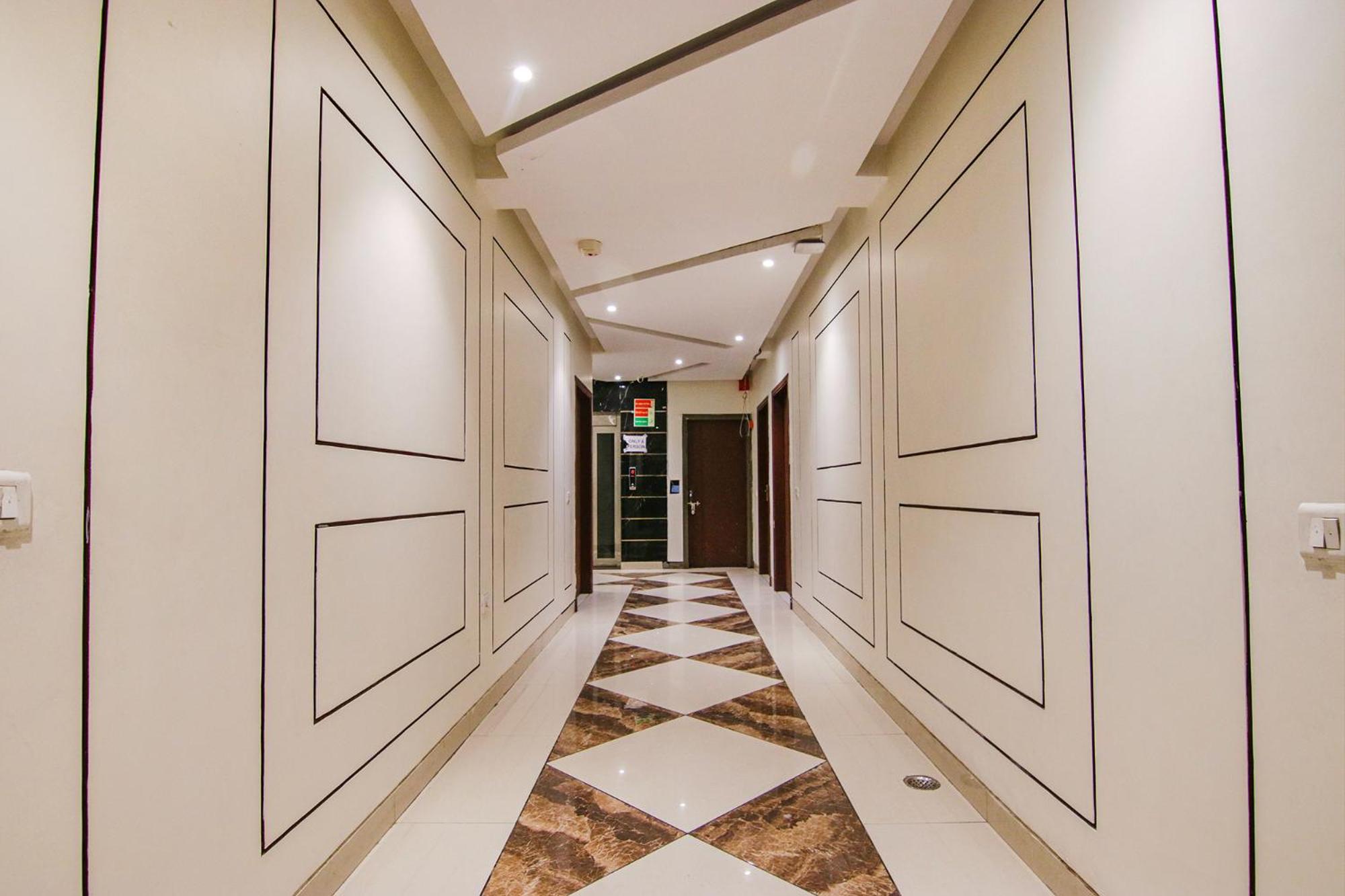 FabHotel Golden Glory