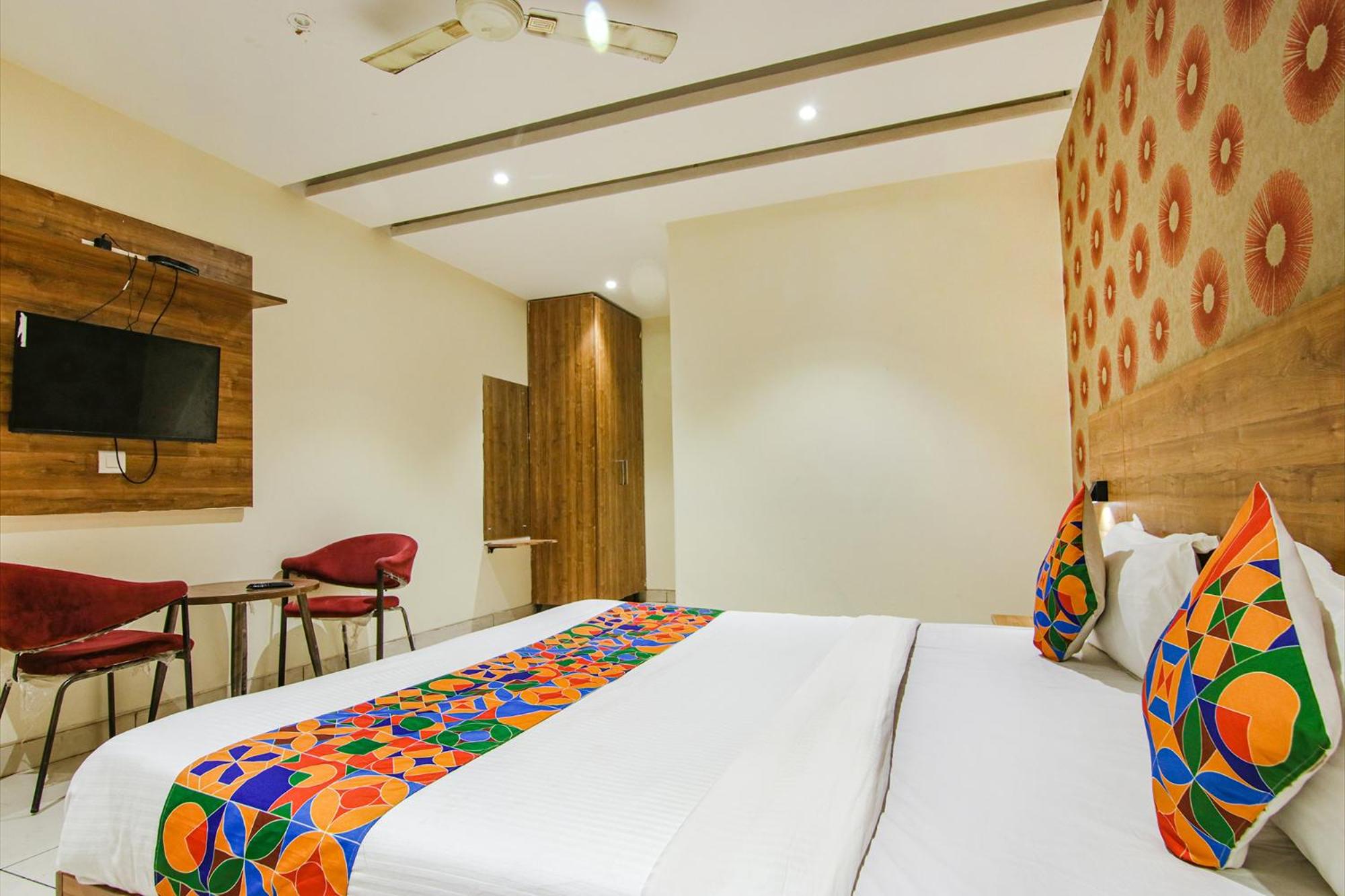 FabHotel Golden Glory