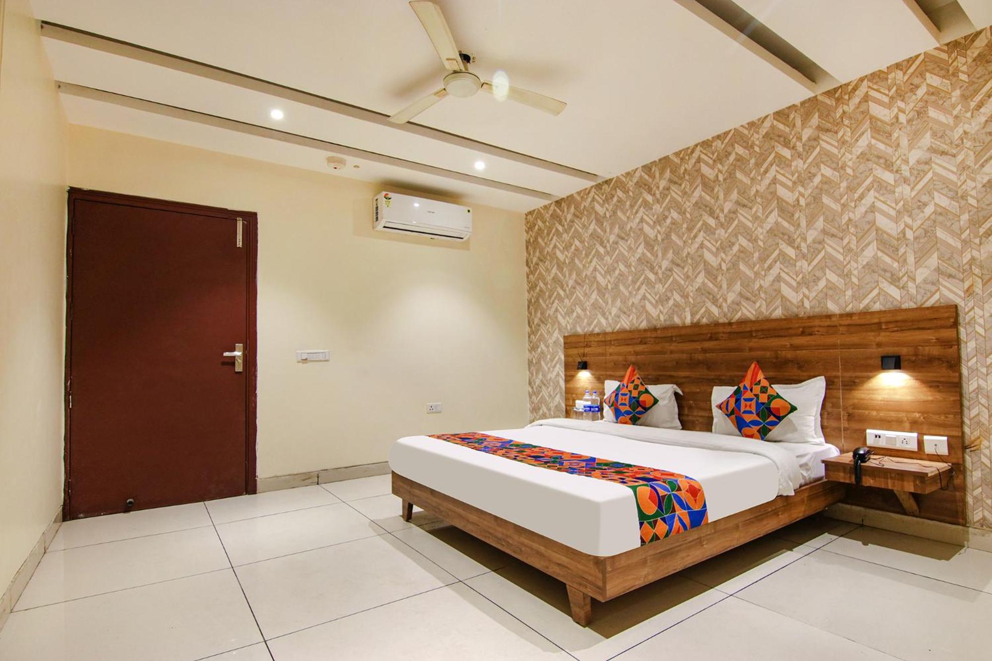 FabHotel Golden Glory
