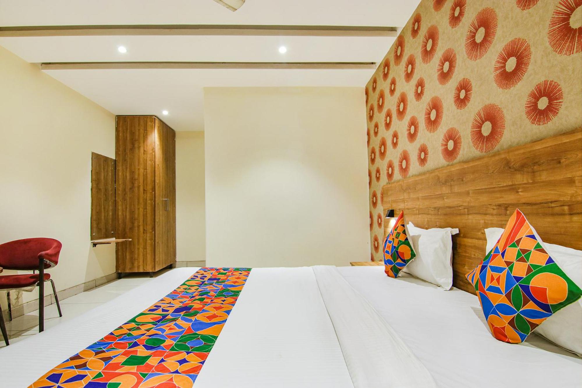 FabHotel Golden Glory