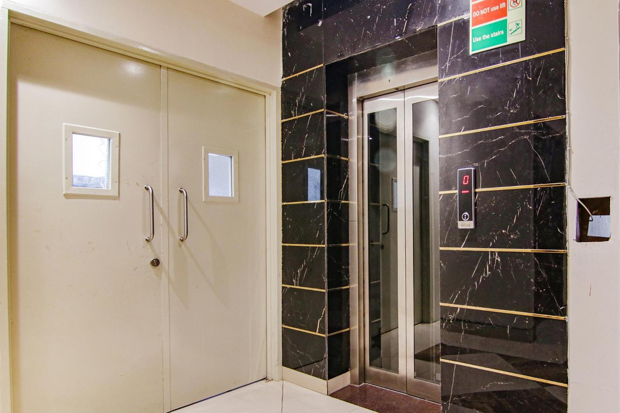 FabHotel Golden Glory