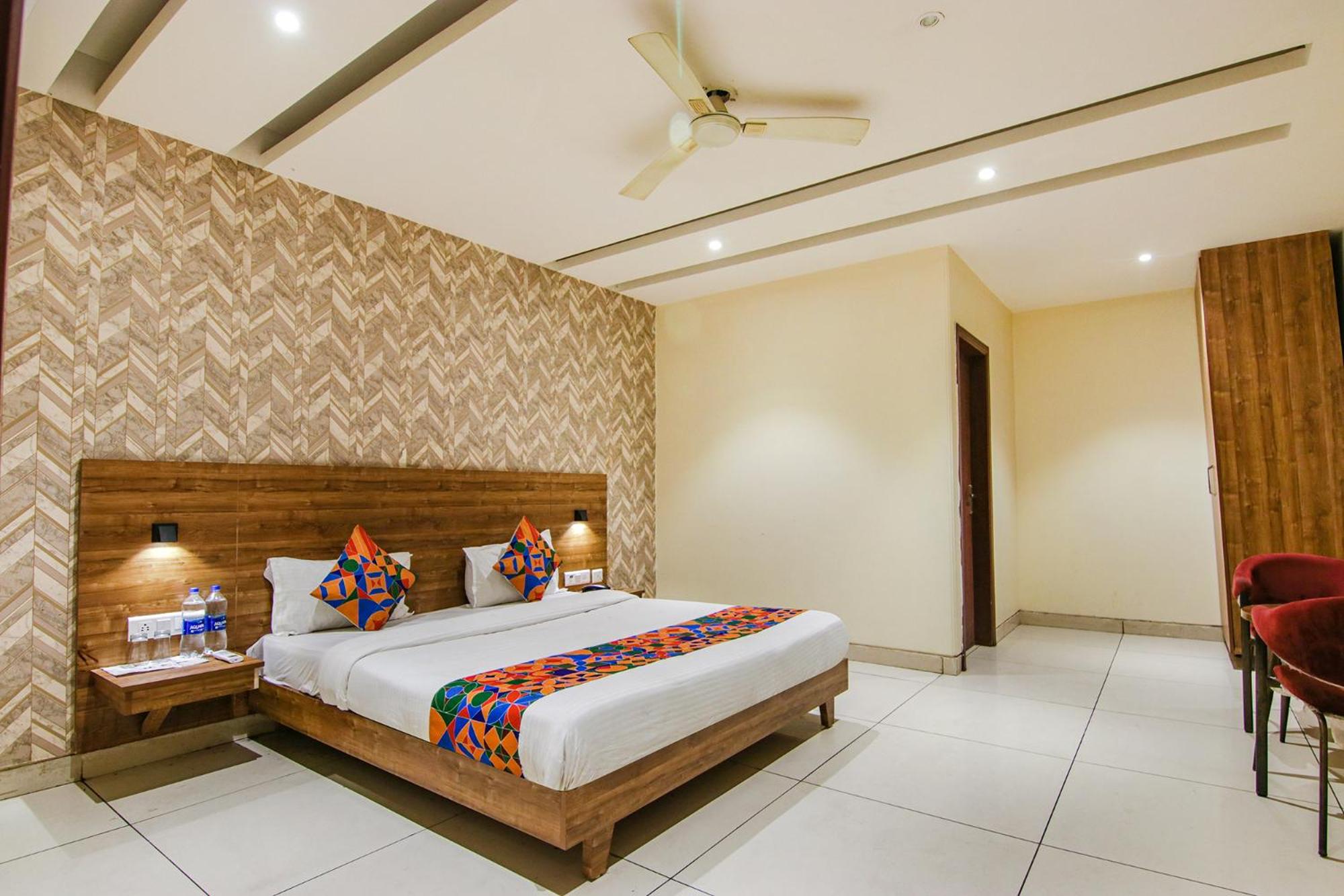 FabHotel Golden Glory