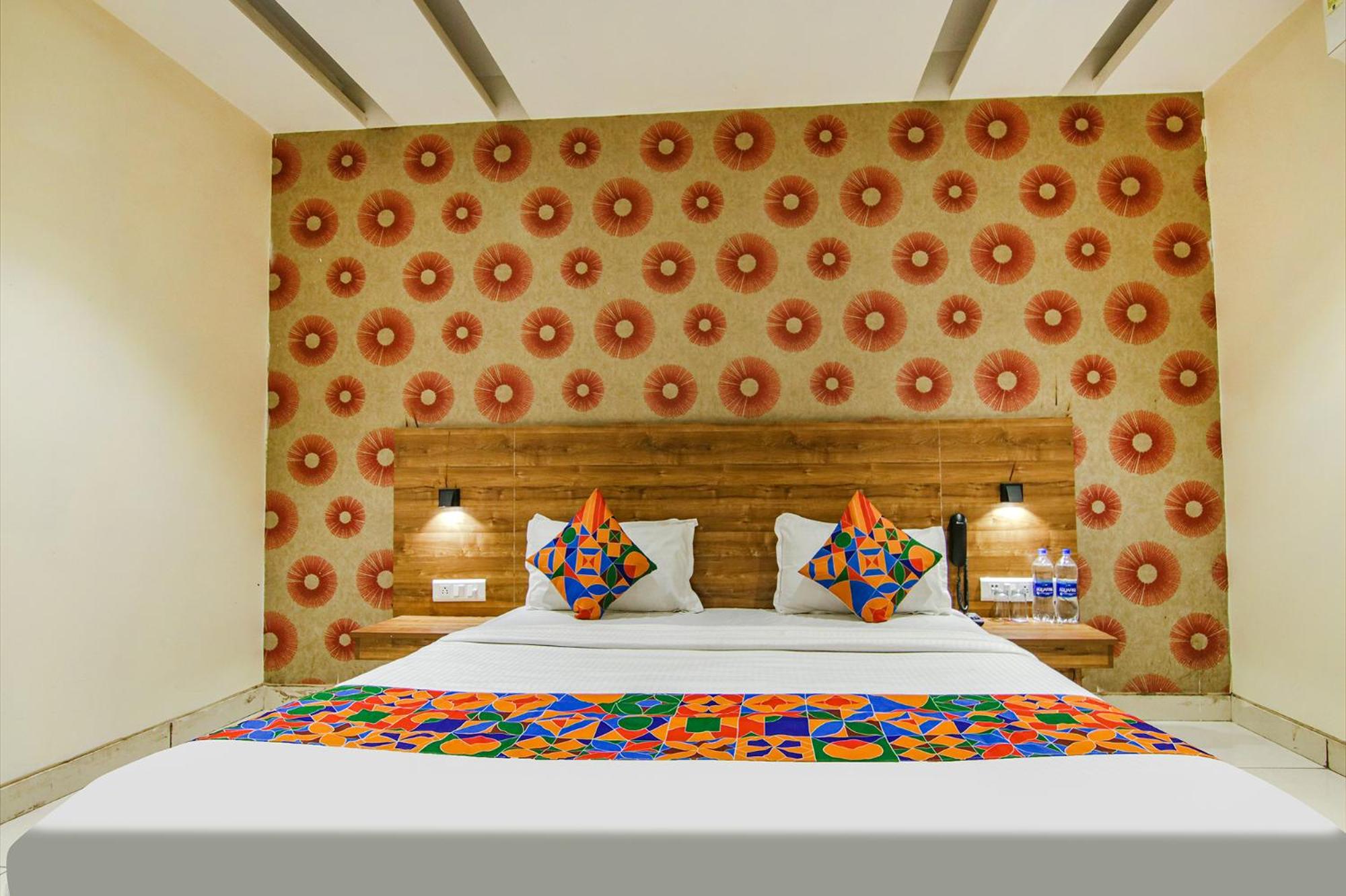 FabHotel Golden Glory