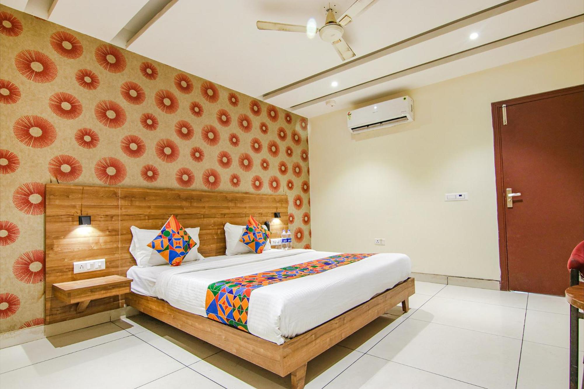 FabHotel Golden Glory
