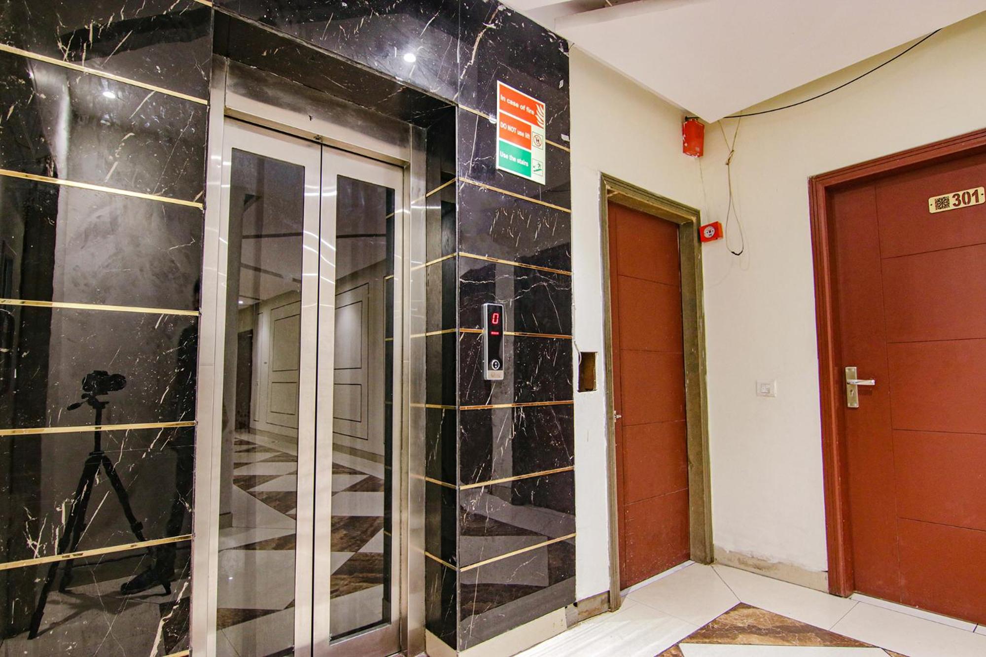 FabHotel Golden Glory