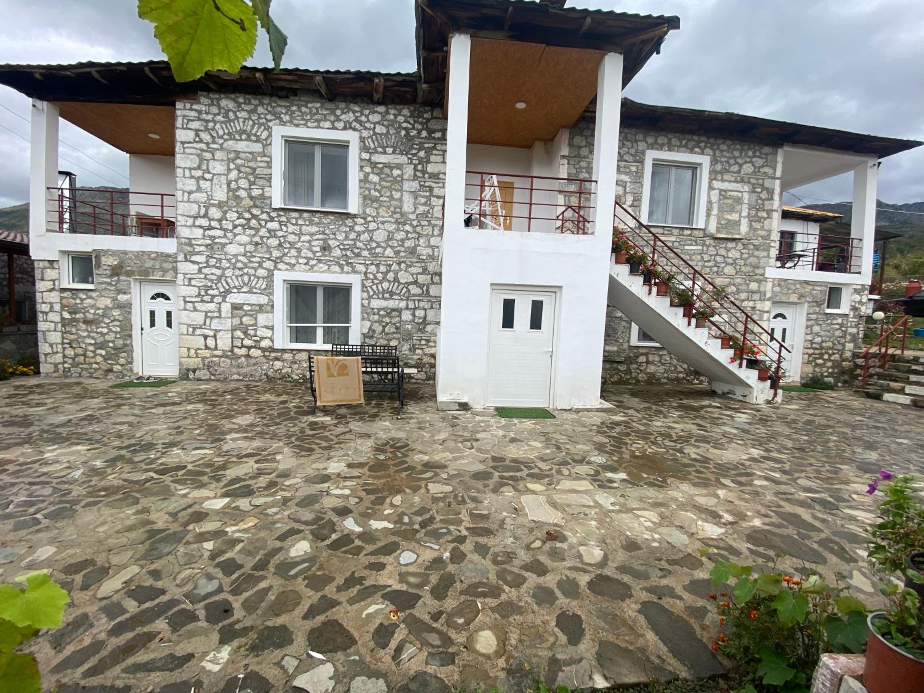 VILA DISHA