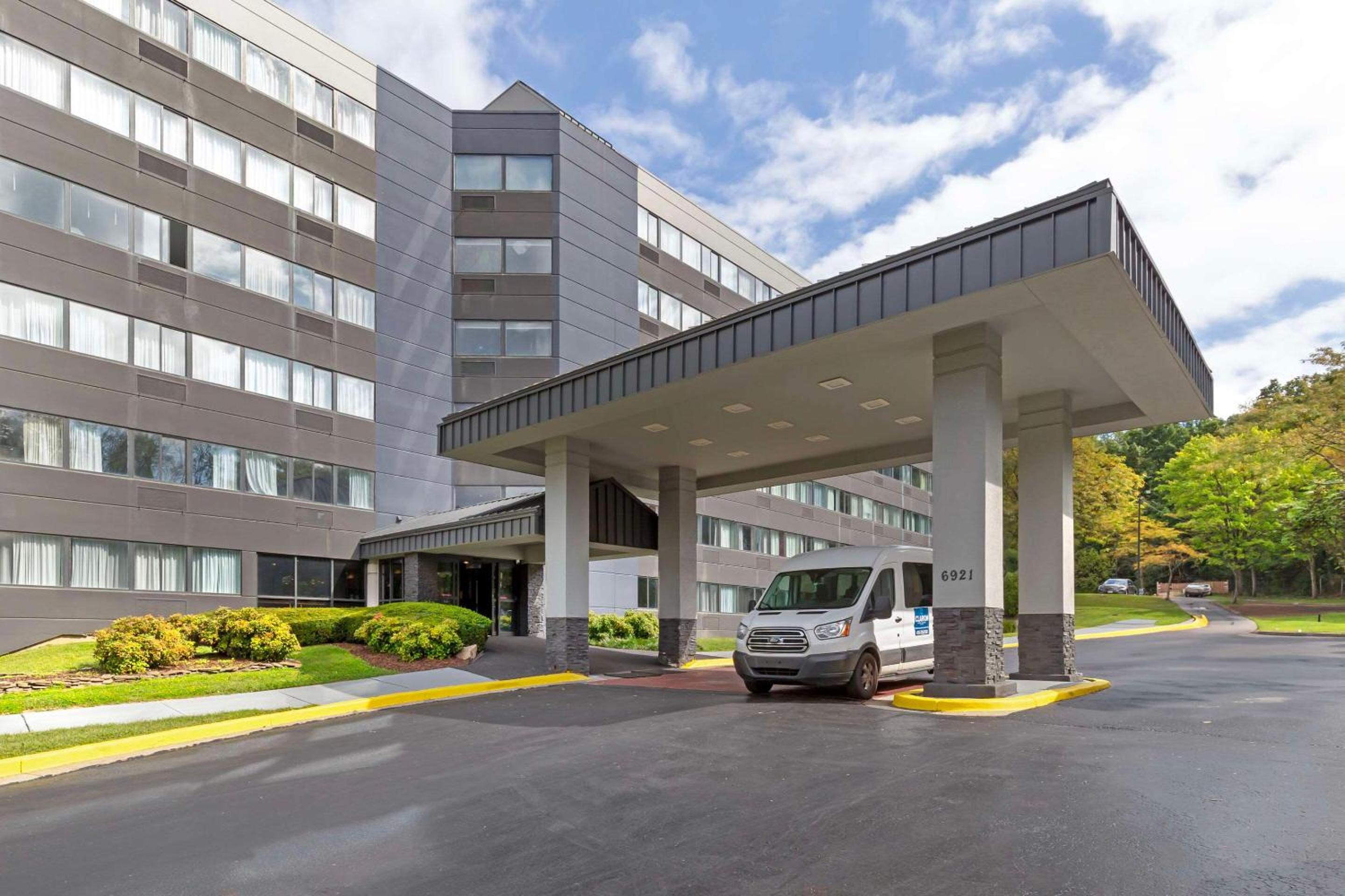 Baltimore Vacations - Clarion Hotel  Suites BWI Airport North - Property Image 1