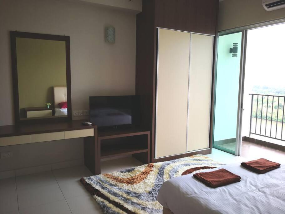 5min Mid Valley Southkey 10min KSL CIQ River View