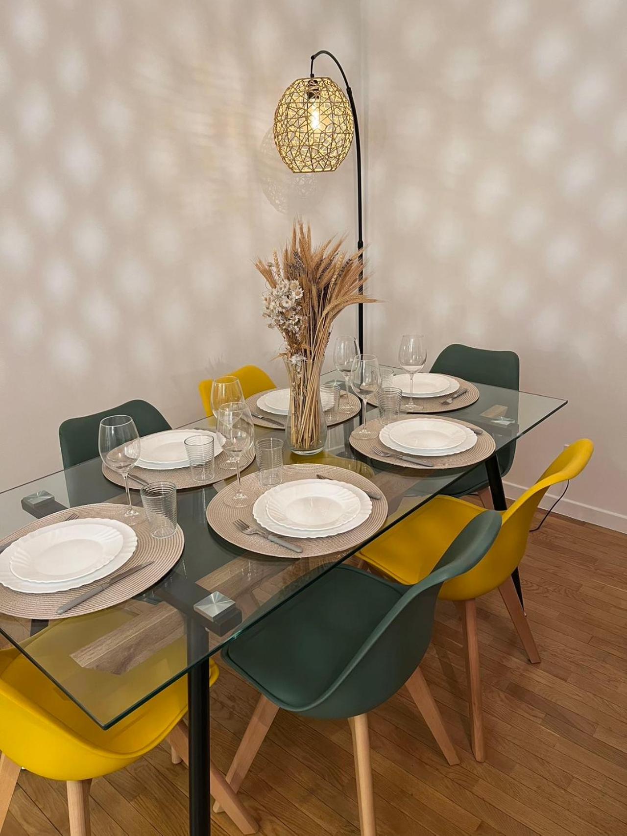 PARIS-MONTROUGE Magnifique appartement 3 pièces de 75m2 avec PARKING - très cosy pour 1 - 8 personnes refait à NEUF -ENTIRE APARTMENT LUXURIOUS AND WARM -M