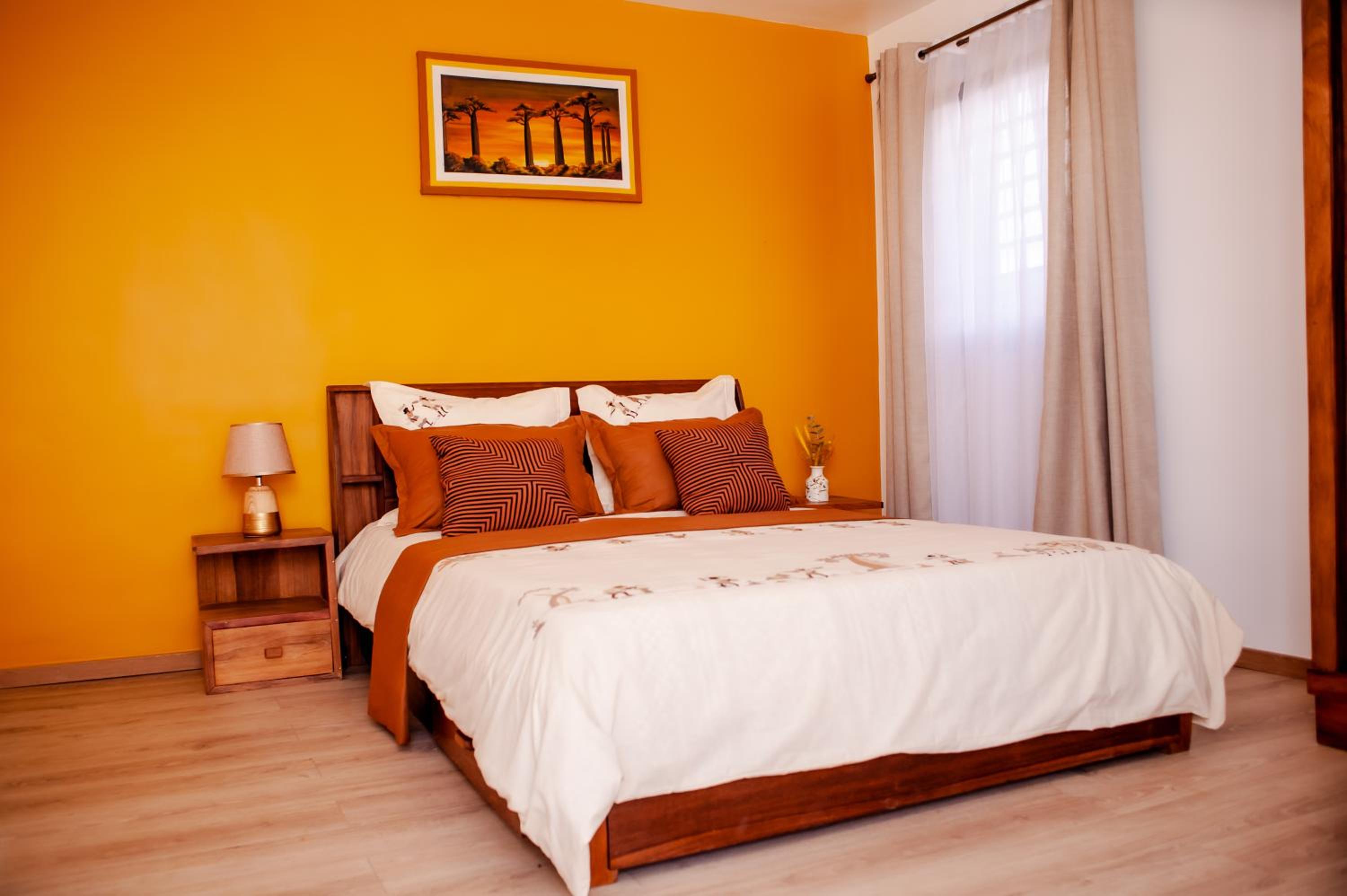 Ampifitia Guest House