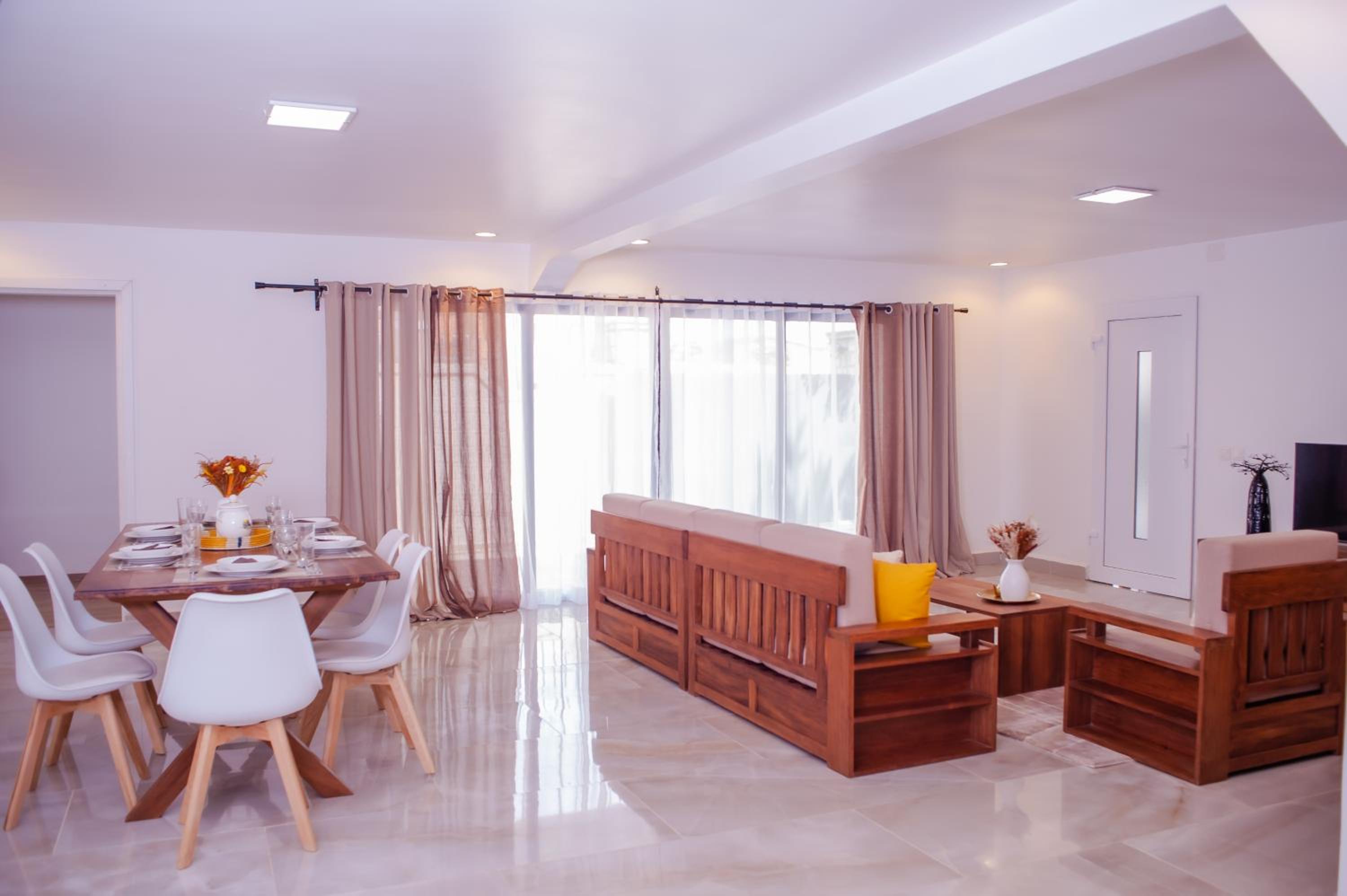 Ampifitia Guest House