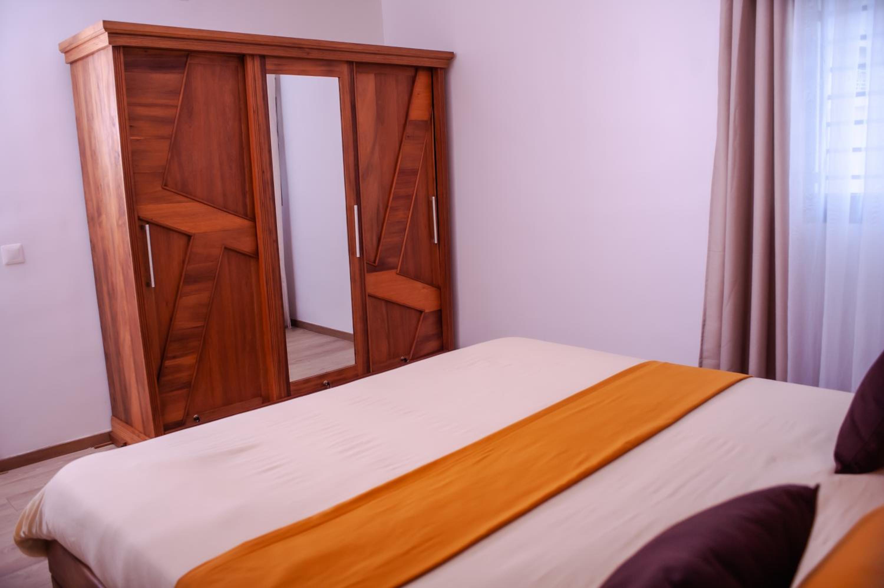 Ampifitia Guest House