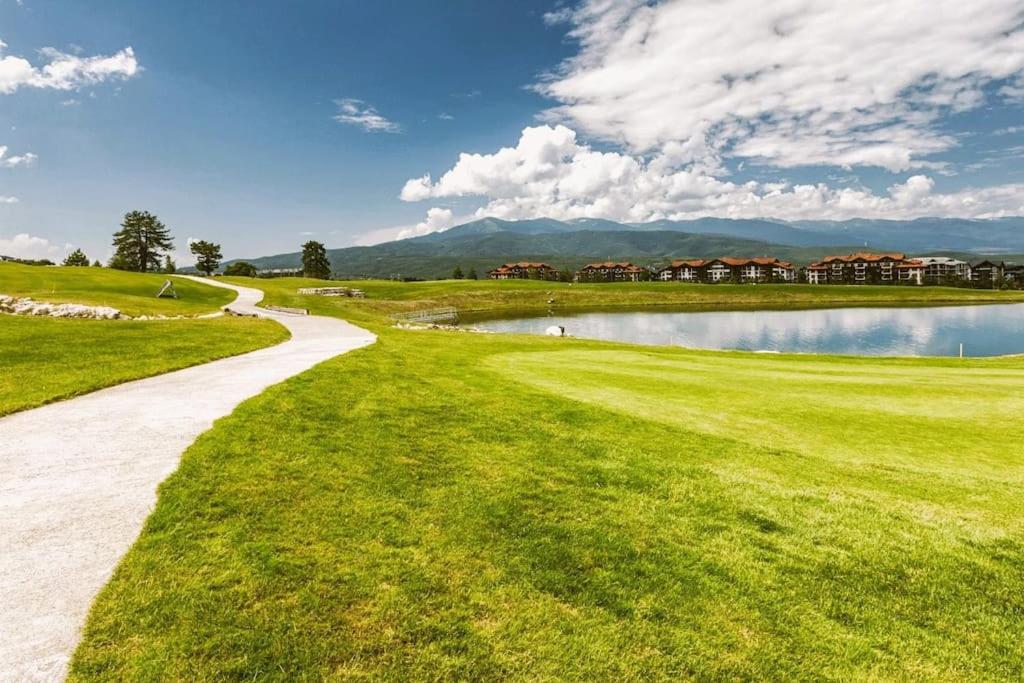 Pirin Peaks Apartment