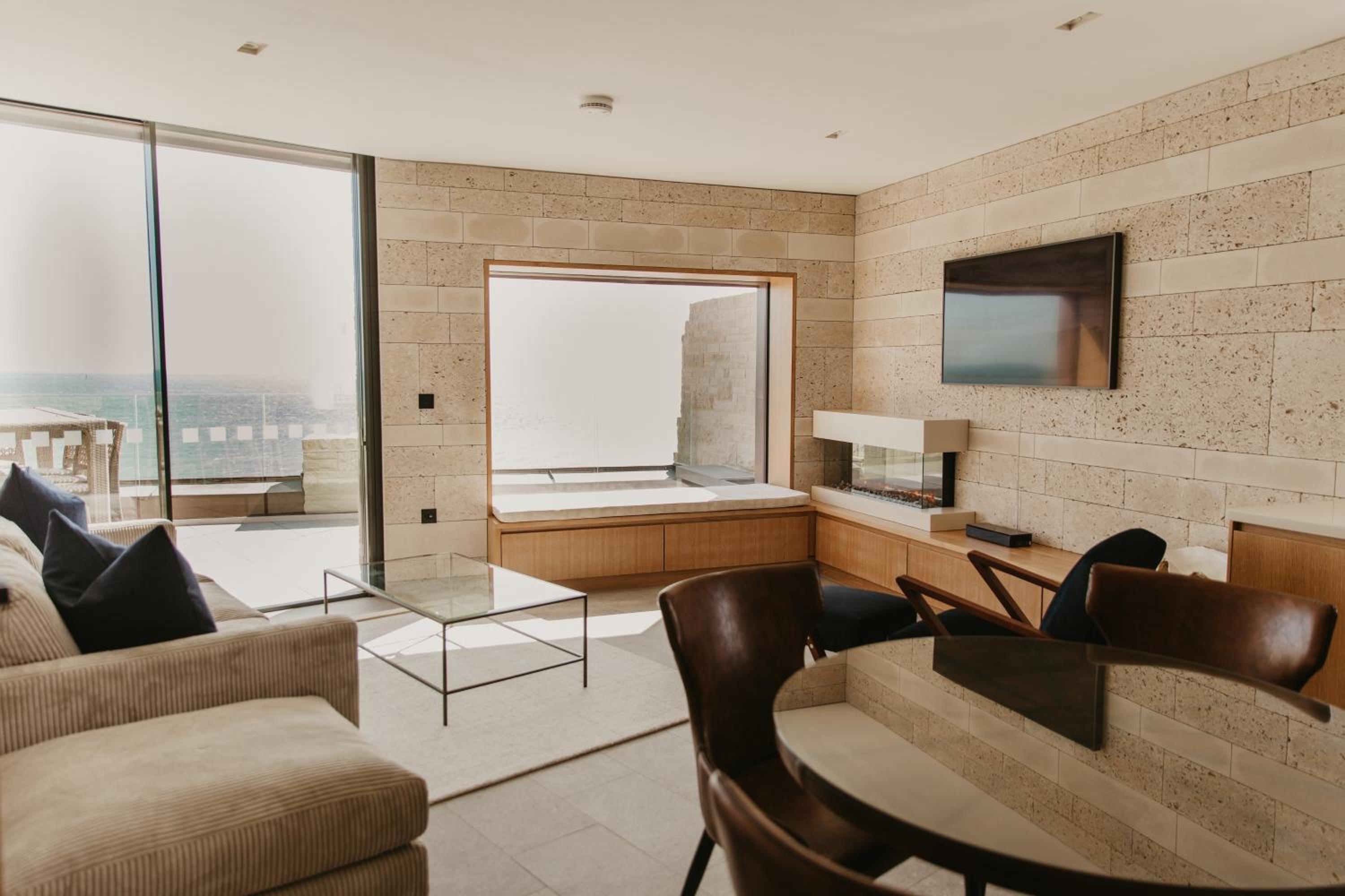 Clifftops Lodge