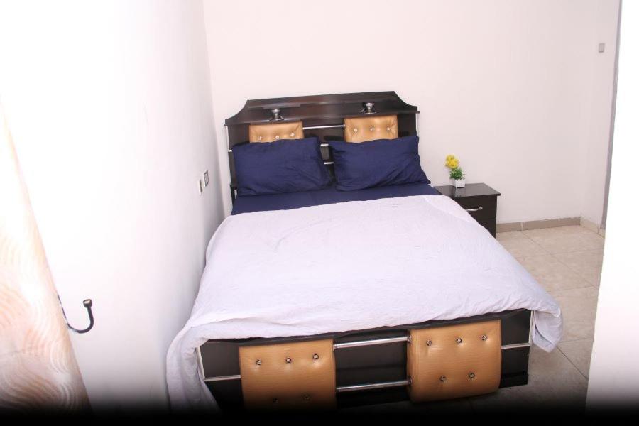 Best Choice Home 2bedroom Shortlet peter ODILI OR STADIUM -Free Wifi & 24hrs light -N49,000 view 2