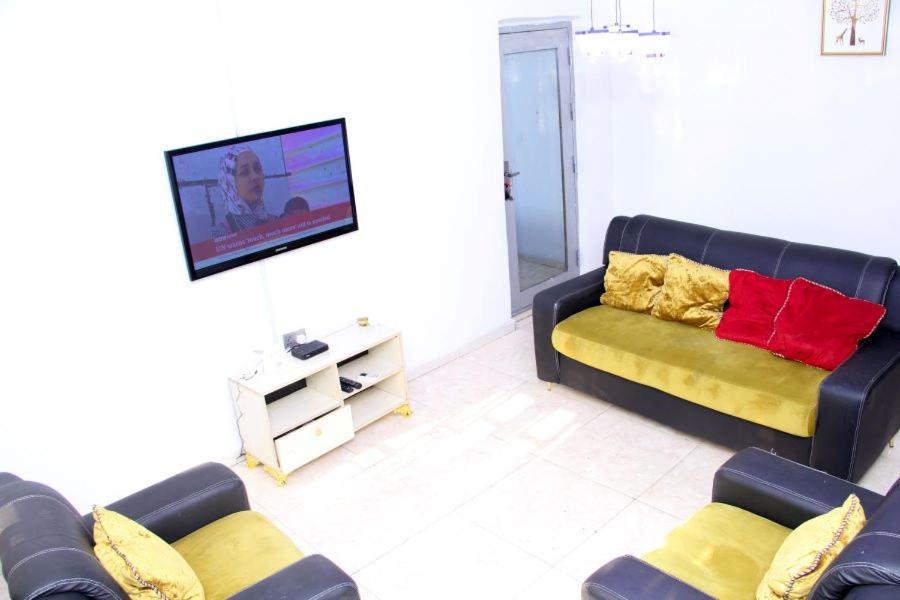 Best Choice Home 2bedroom Shortlet peter ODILI OR STADIUM -Free Wifi & 24hrs light -N49,000 view 5