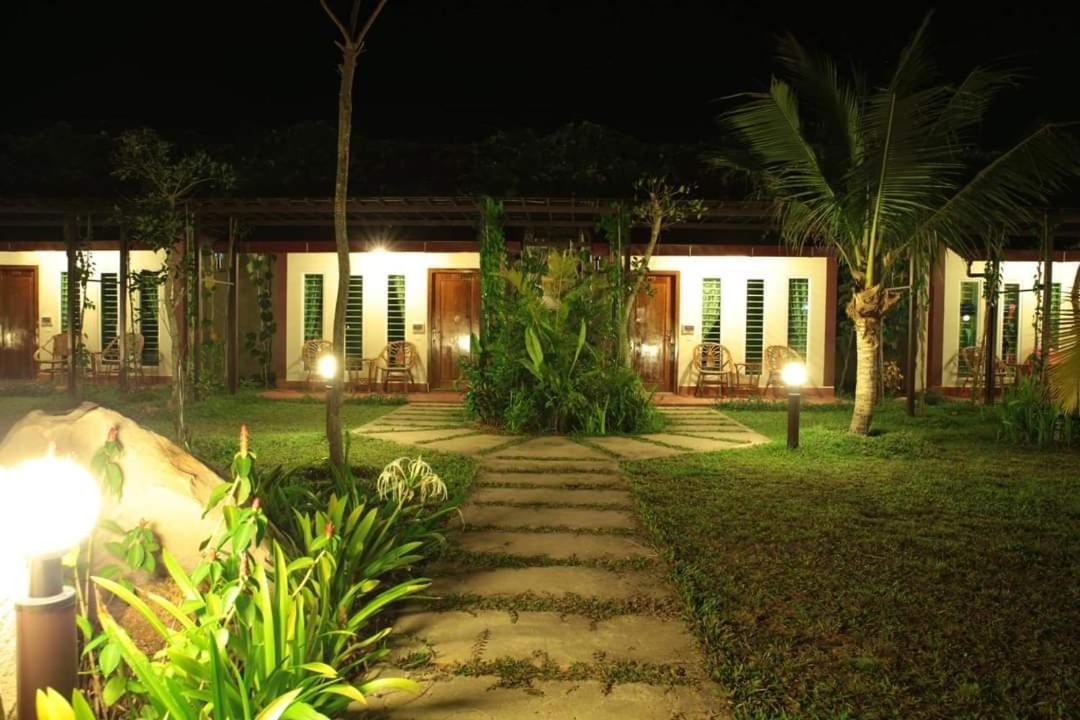 Twin Palms Resort