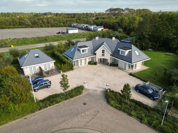 Luxe prive-kamer - studio in villa aan zee, Dishoek, vernieuwd view 4