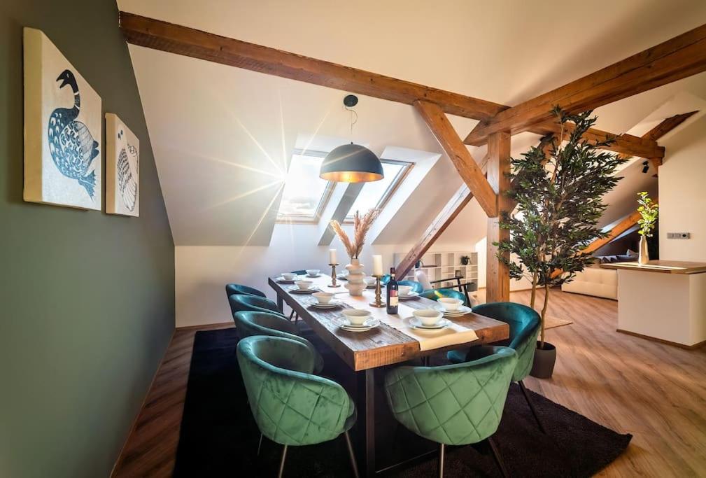 6BR Castle V!EWS A/C luxury Dolce Vita apartment