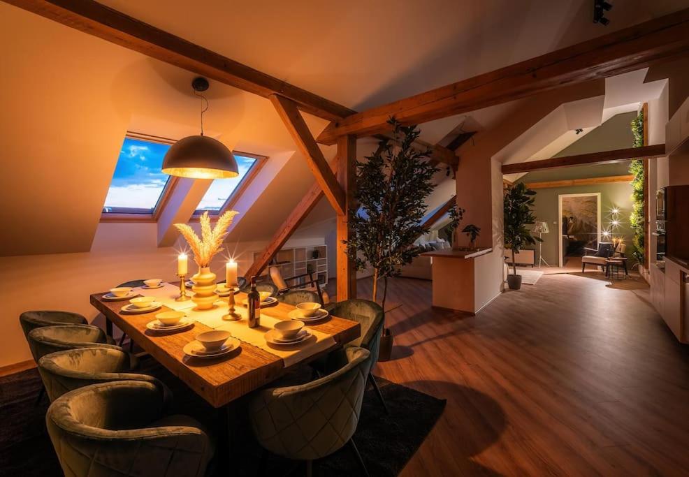 6BR Castle V!EWS A/C luxury Dolce Vita apartment