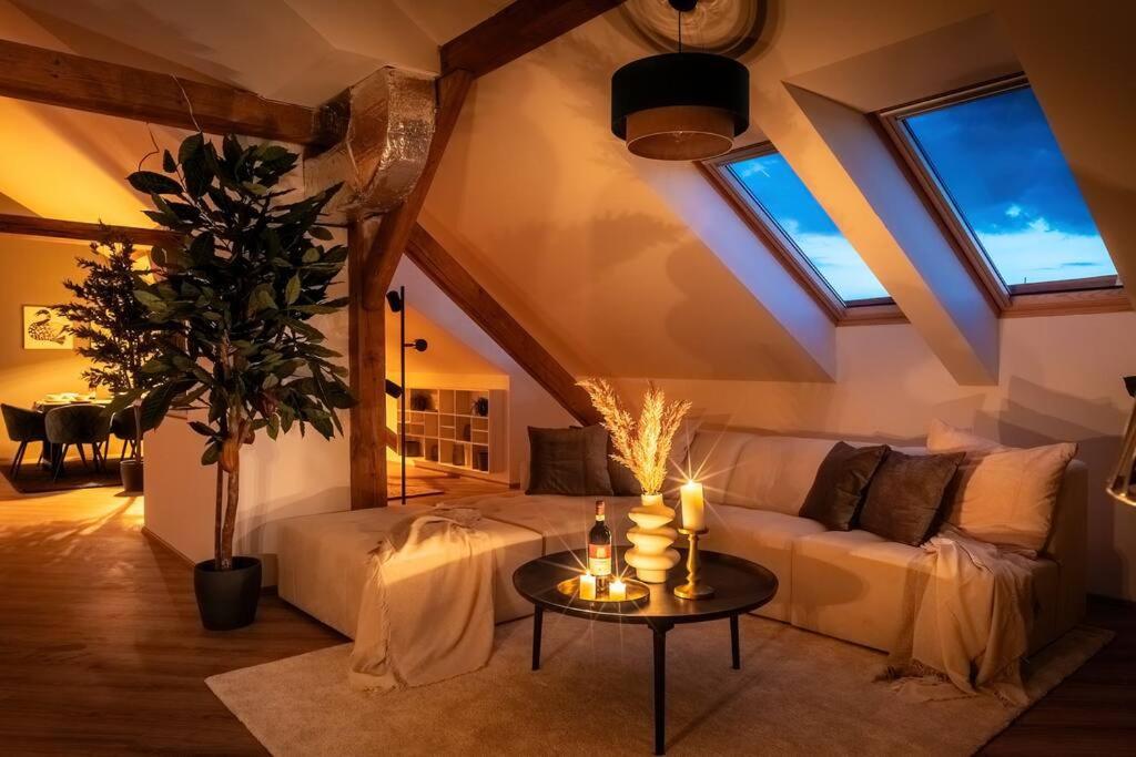 6BR Castle V!EWS A/C luxury Dolce Vita apartment