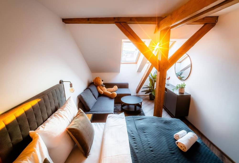 6BR Castle V!EWS A/C luxury Dolce Vita apartment