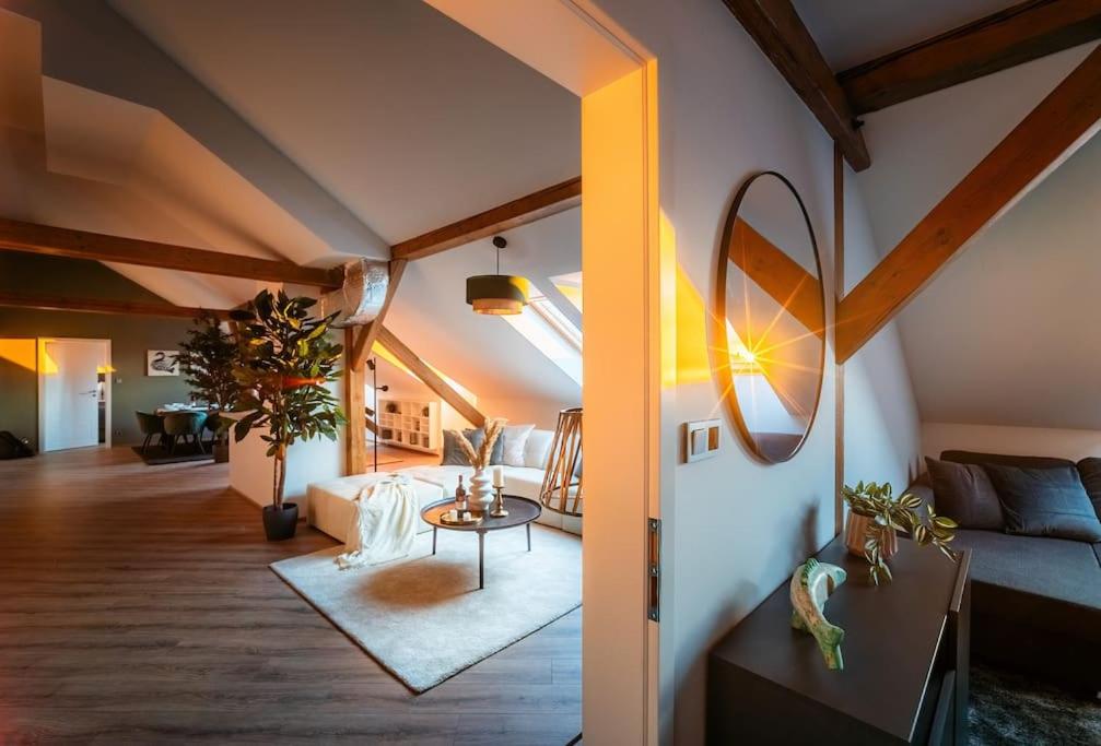 6BR Castle V!EWS A/C luxury Dolce Vita apartment