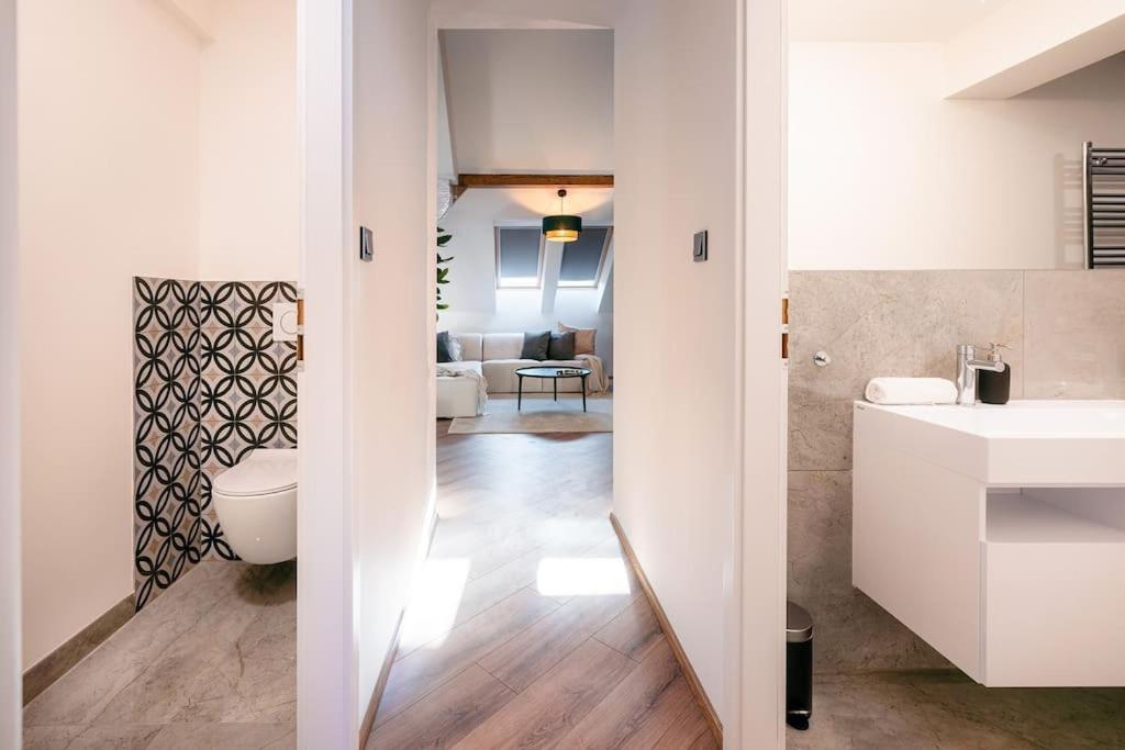 6BR Castle V!EWS A/C luxury Dolce Vita apartment