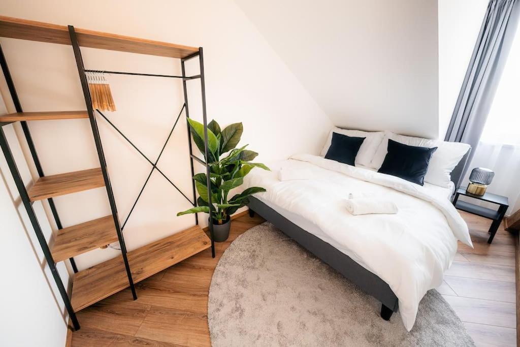 6BR Castle V!EWS A/C luxury Dolce Vita apartment
