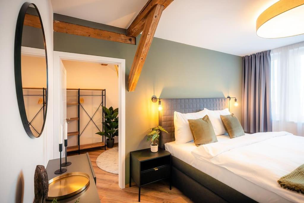 6BR Castle V!EWS A/C luxury Dolce Vita apartment