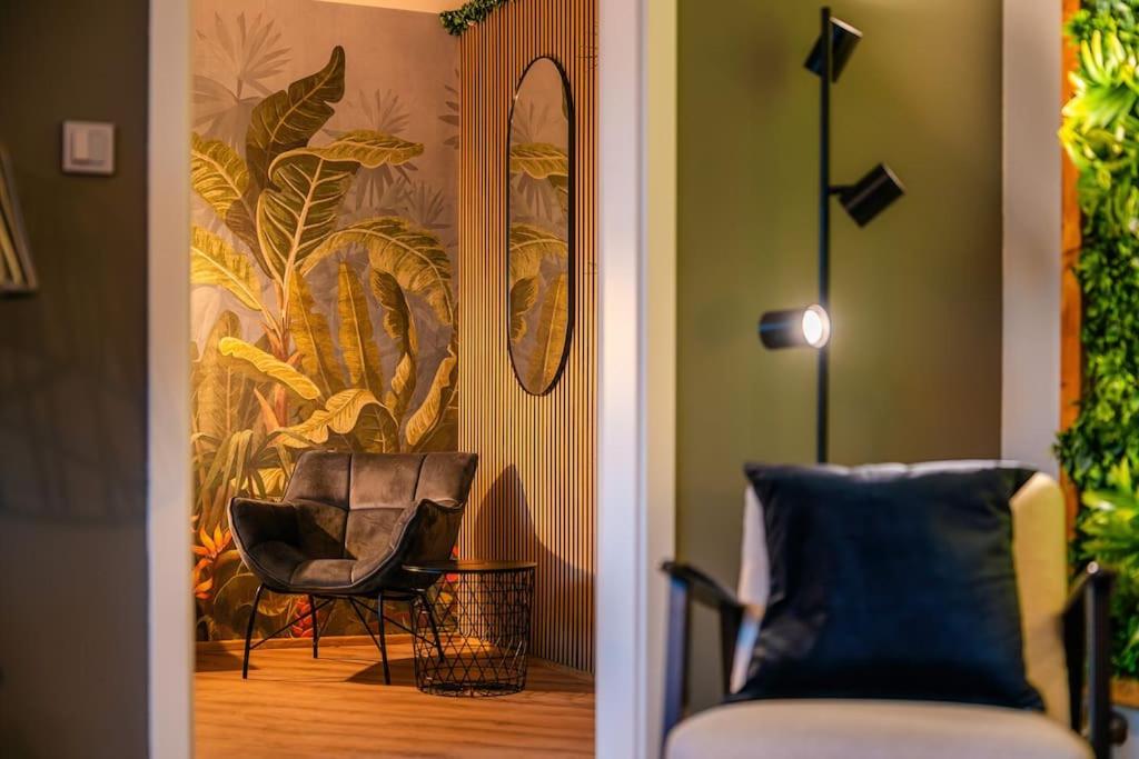 6BR Castle V!EWS A/C luxury Dolce Vita apartment