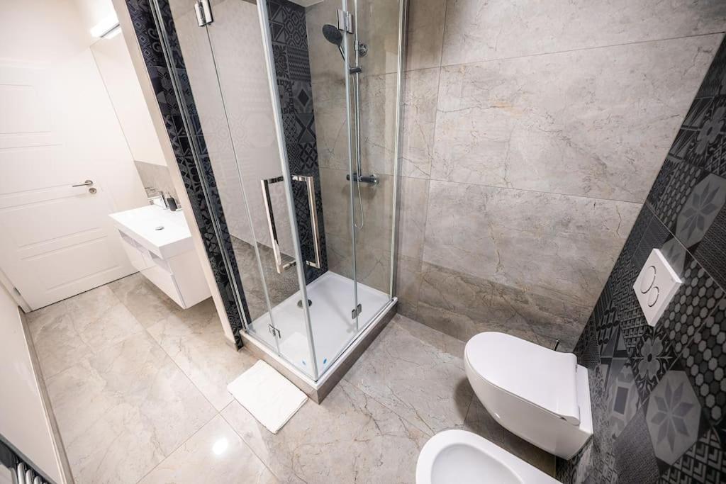 6BR Castle V!EWS A/C luxury Dolce Vita apartment